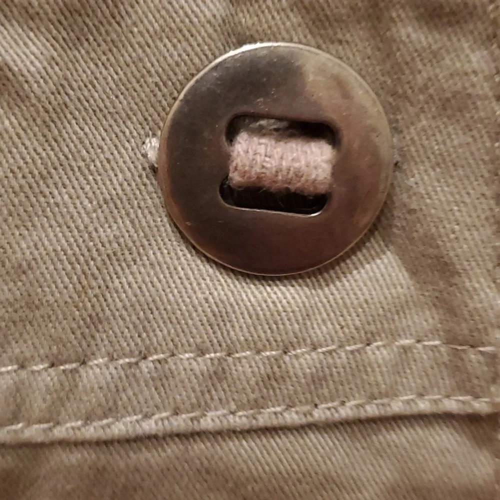 Khaki button-down jacket with pockets - Picture 4 of 5
